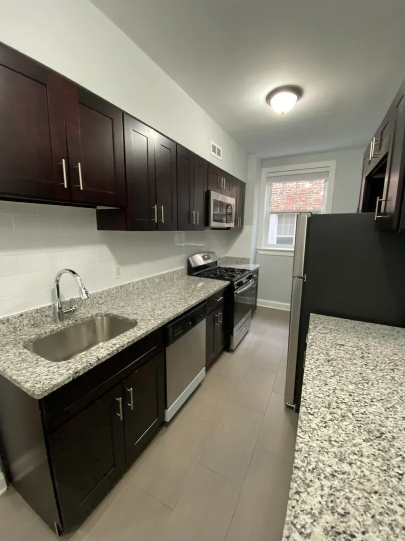 6102 N Winthrop Ave, , 60660, USA 60660-unit#2ND FLOOR-Chicago-IL