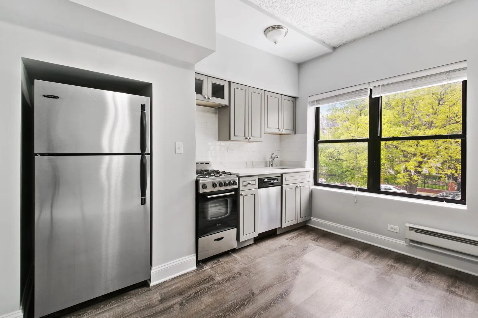 4555 Malden St, ,  60640, USA 60640-unit#204-Chicago-IL