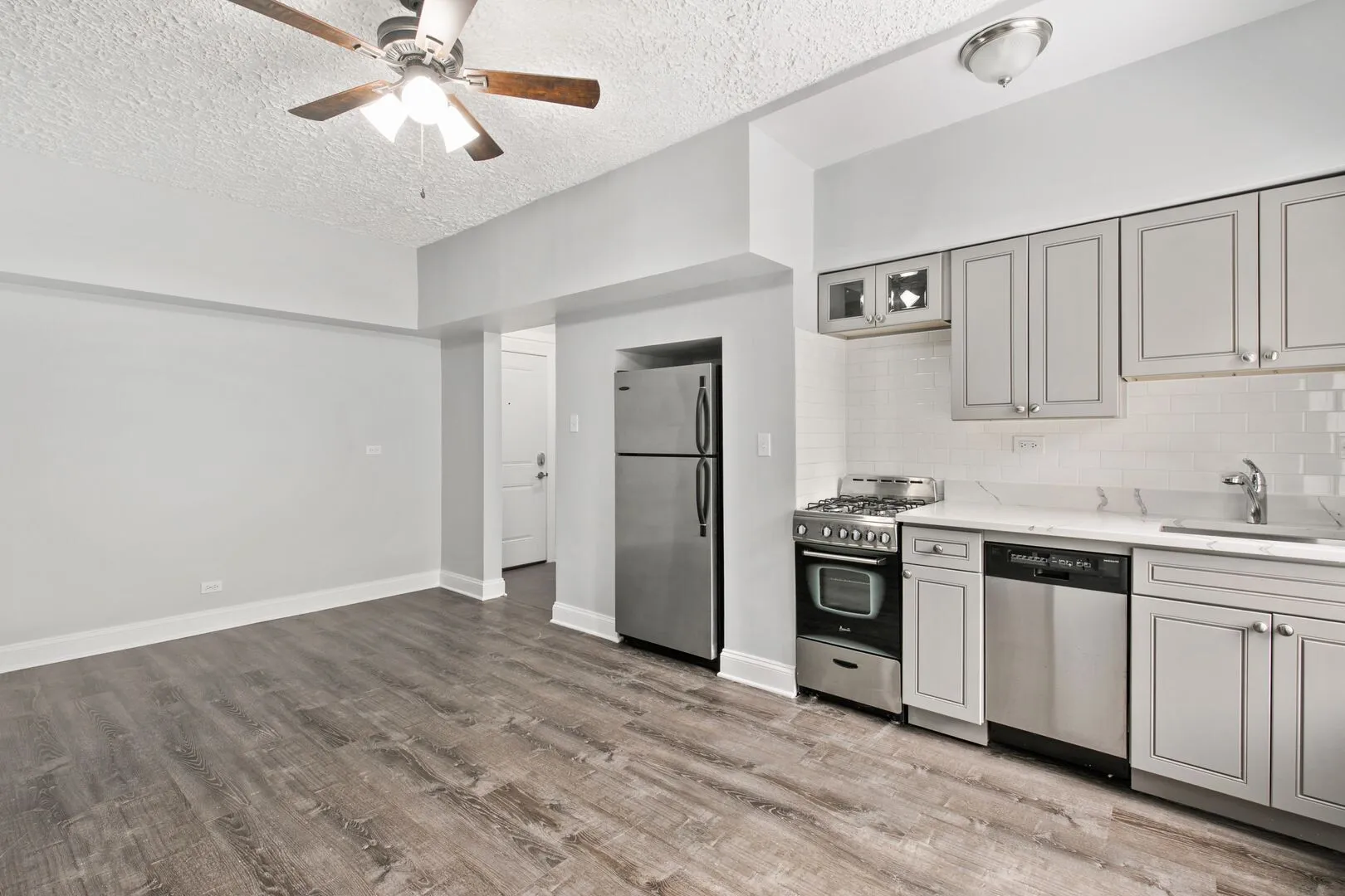 4555 Malden St, ,  60640, USA 60640-unit#204-Chicago-IL