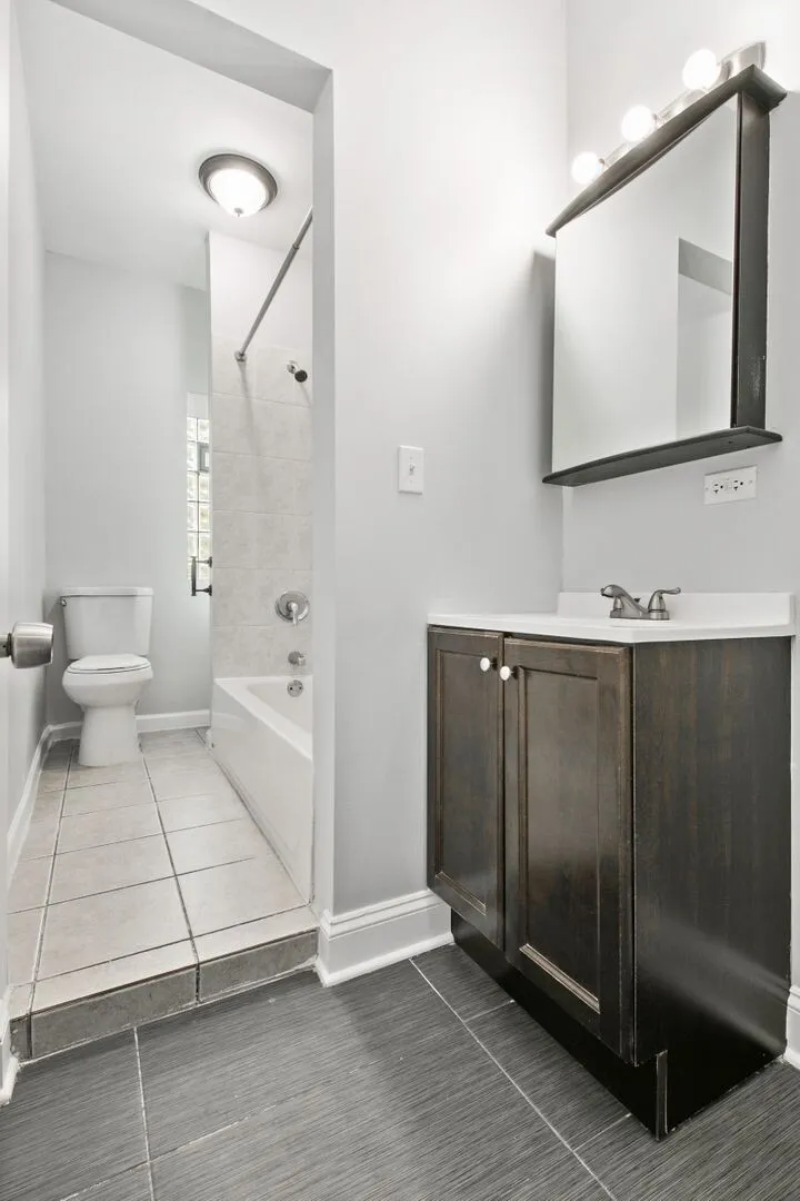 4555 Malden St, ,  60640, USA 60640-unit#204-Chicago-IL