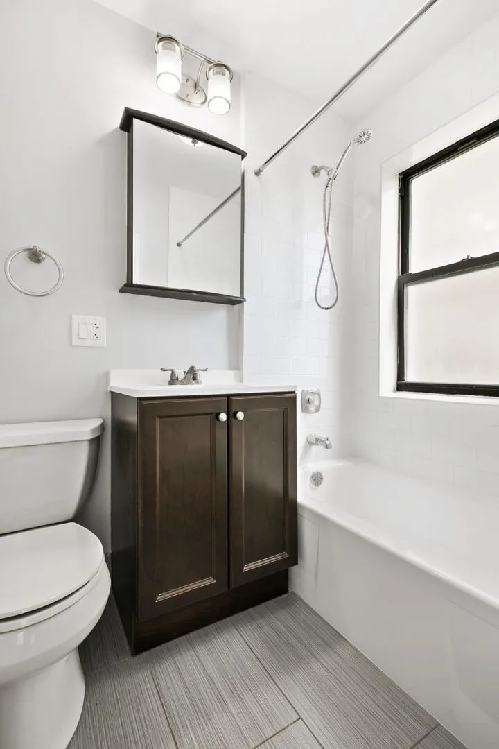 4520 N Clarendon Ave, ,  60640, USA 60640-unit#409-Chicago-IL