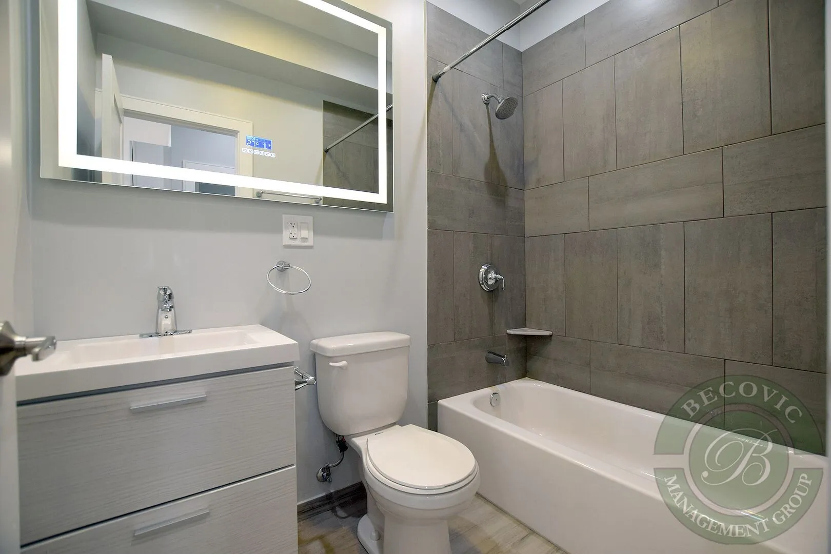 1067 W Glenlake Ave, ,  60660, USA 60660-unit#2-Chicago-IL