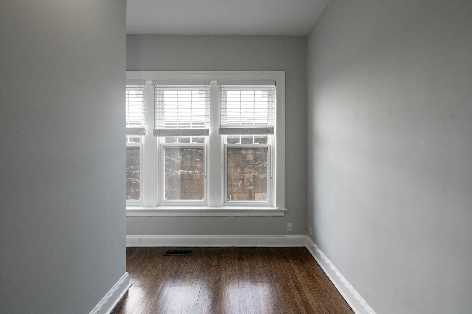 1112 W Glenlake Ave, ,  60660, USA 60660-unit#1ST FLOOR-Chicago-IL