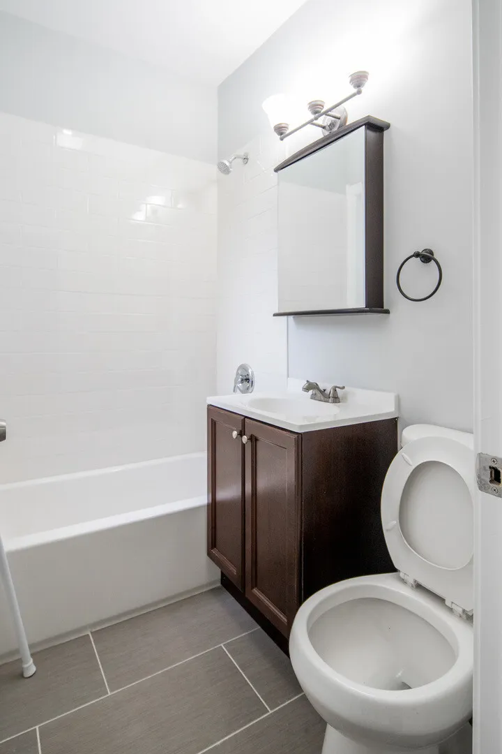 1112 W Glenlake Ave, ,  60660, USA 60660-unit#1ST FLOOR-Chicago-IL