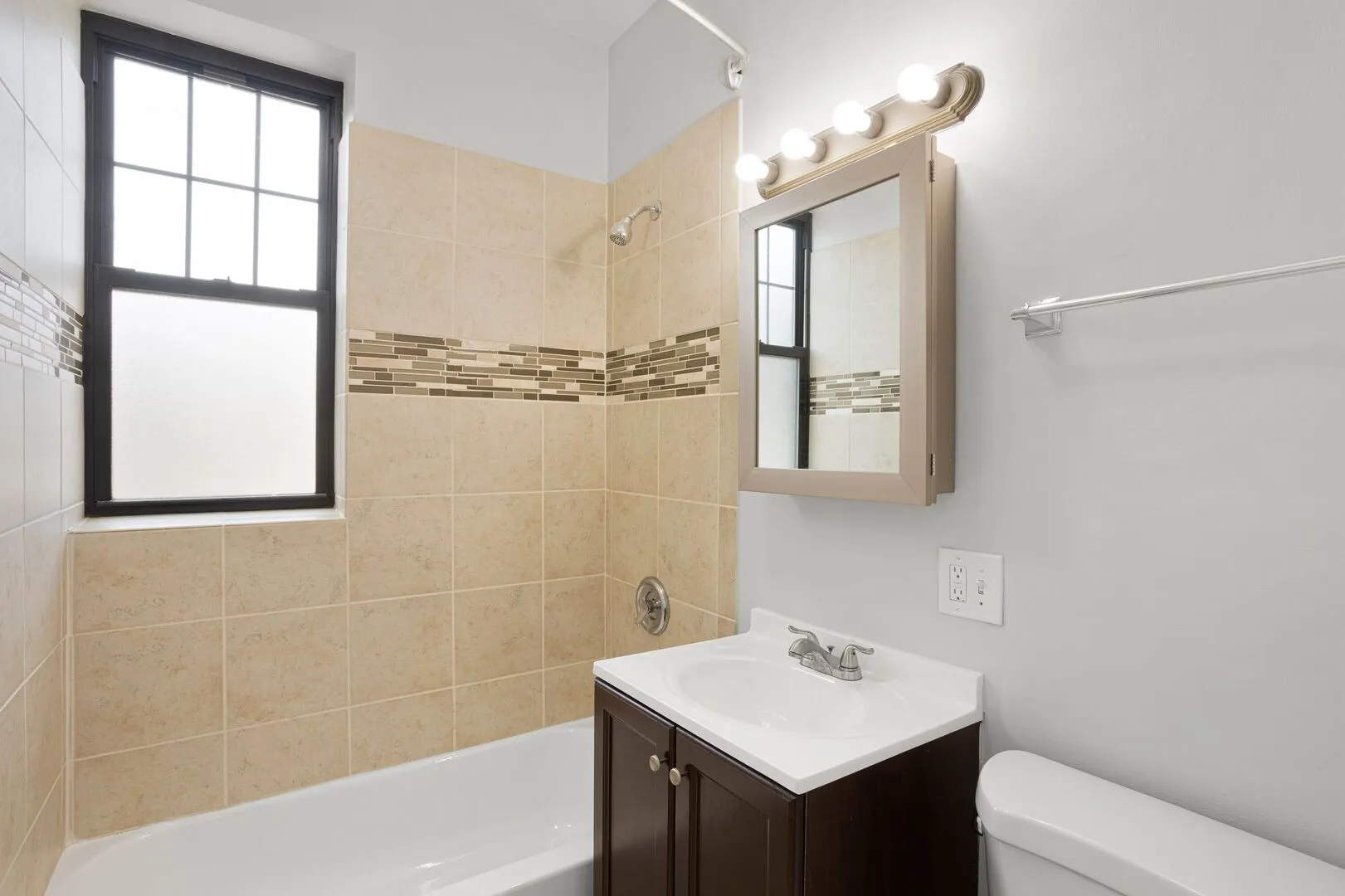 7702 N Marshfield Ave, ,  60626, USA 60626-unit#3-Chicago-IL