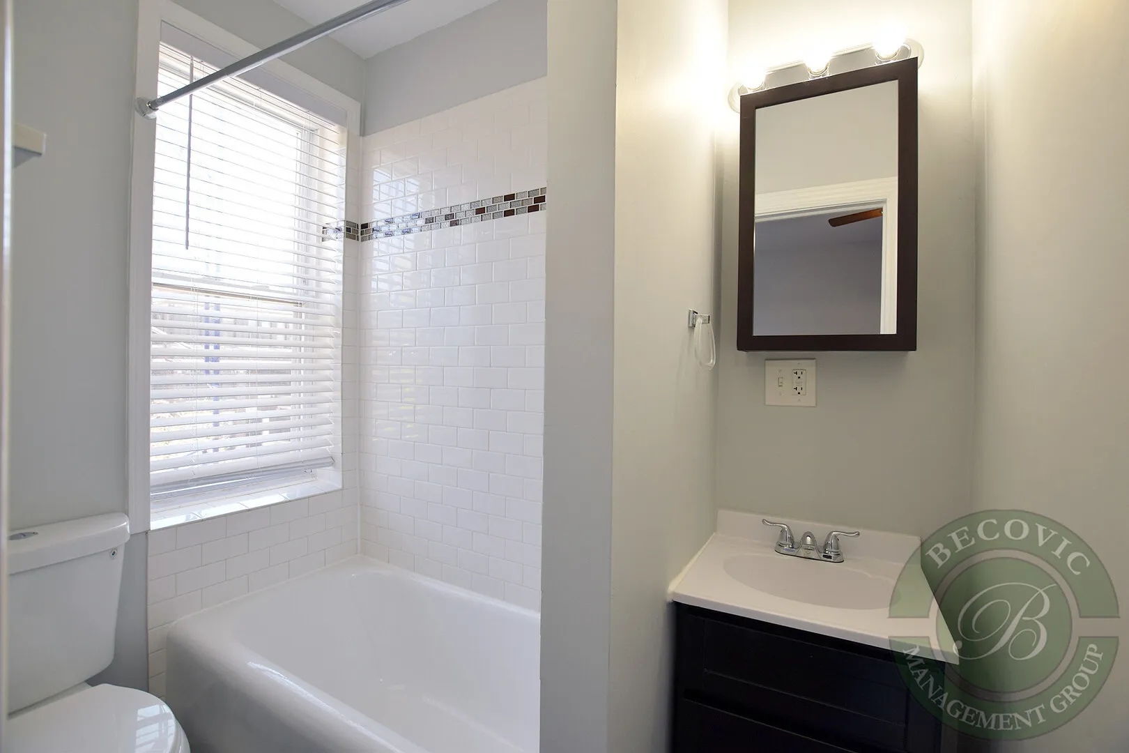 5860 N Kenmore Ave, ,  60660, USA 60660-unit#303-Chicago-IL