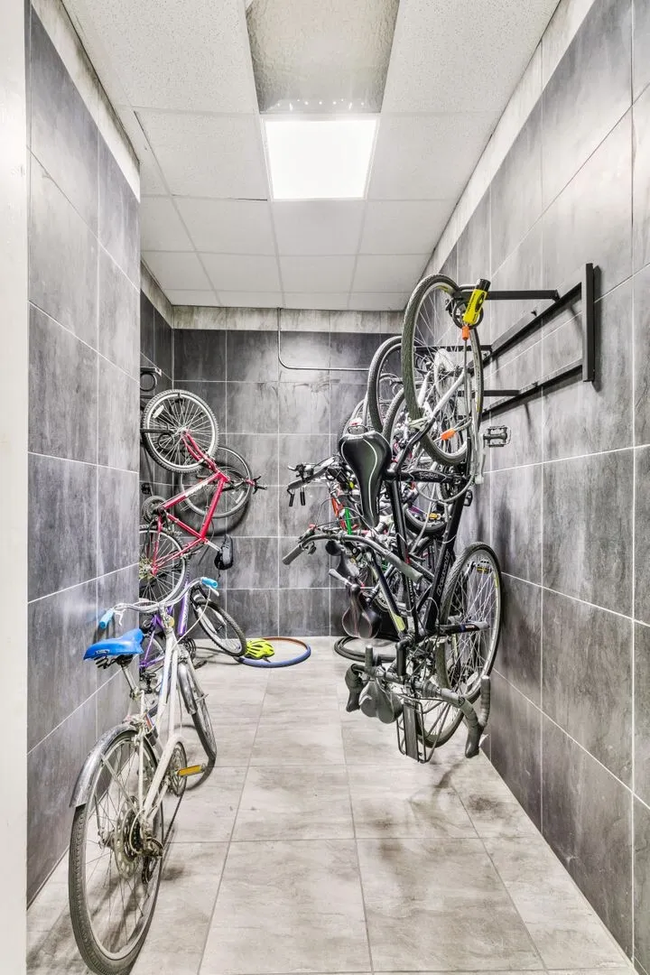 5860 N Kenmore Ave, ,  60660, USA 60660-unit#303-Chicago-IL
