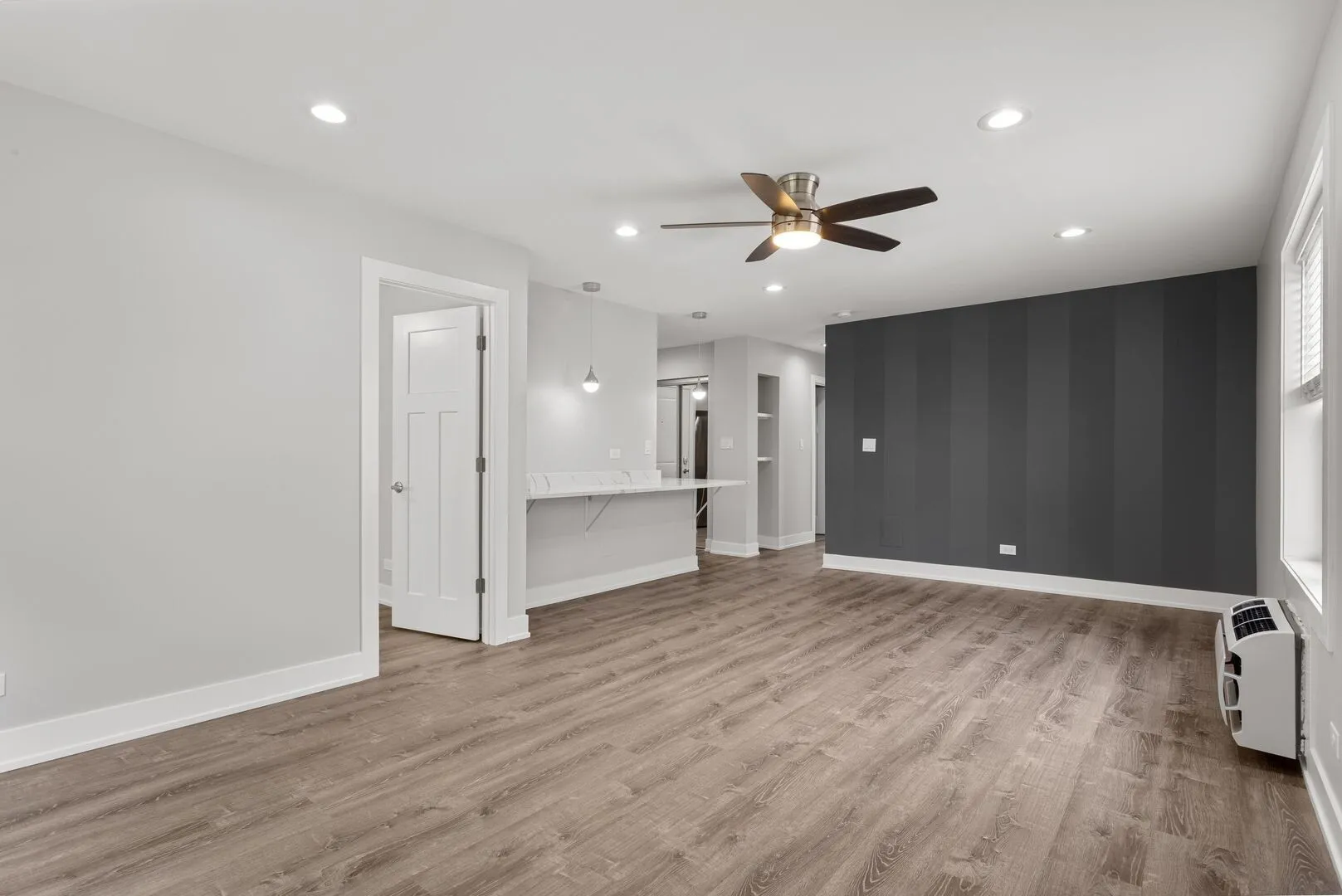 1303 W Estes Ave, ,  60626, USA 60626-unit#2W-Chicago-IL