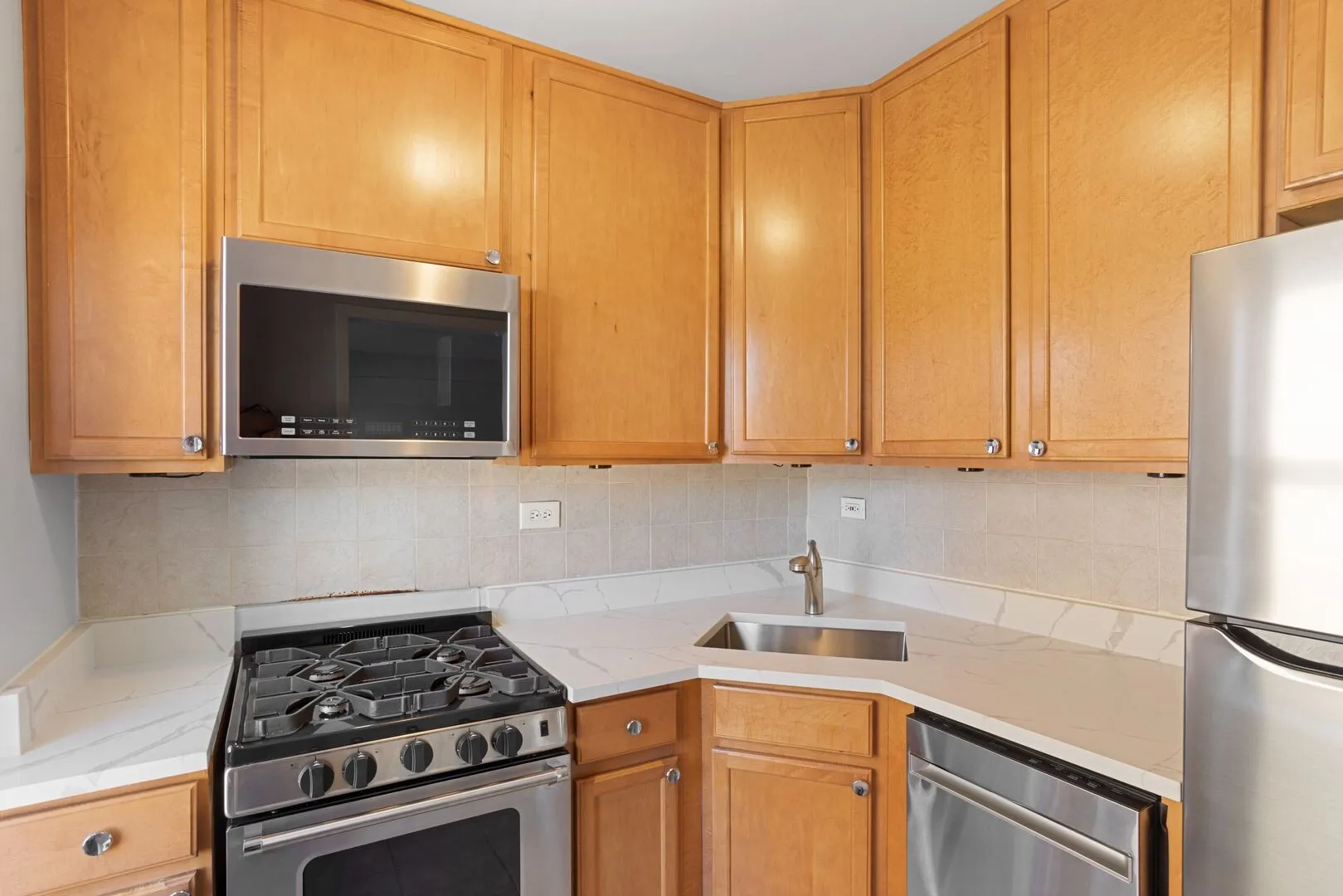 5858 N Sheridan Rd, , 60660, USA 60660-unit#305-Chicago-IL