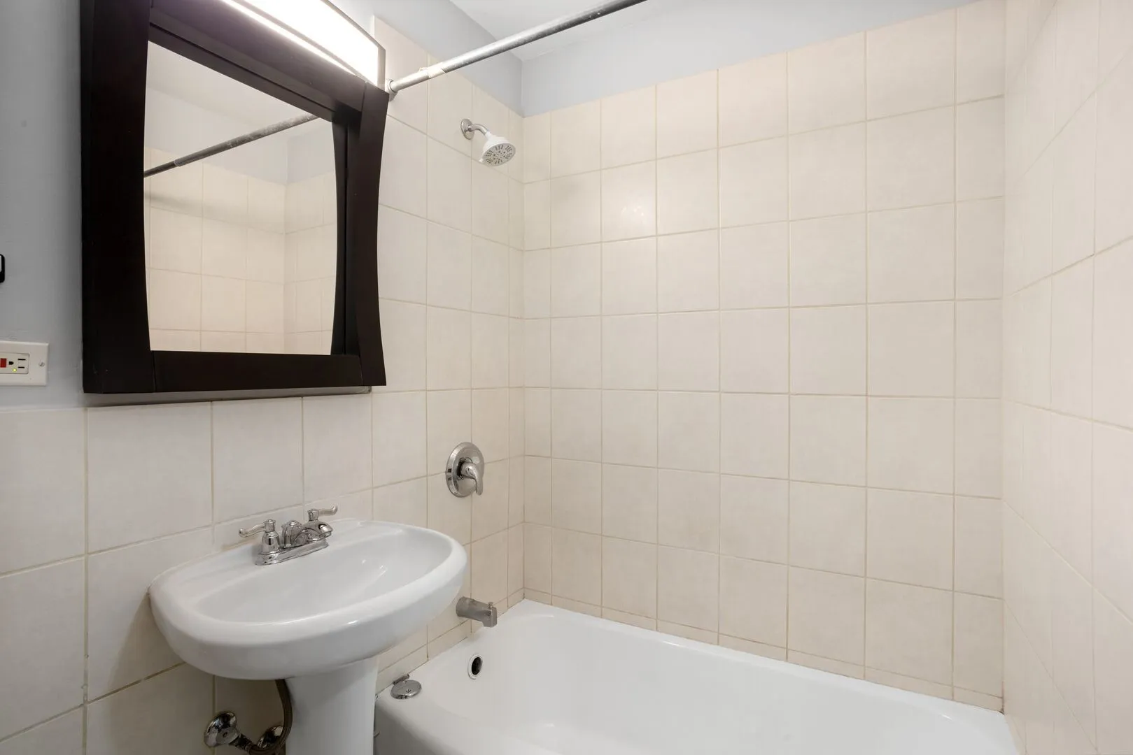 5858 N Sheridan Rd, , 60660, USA 60660-unit#305-Chicago-IL