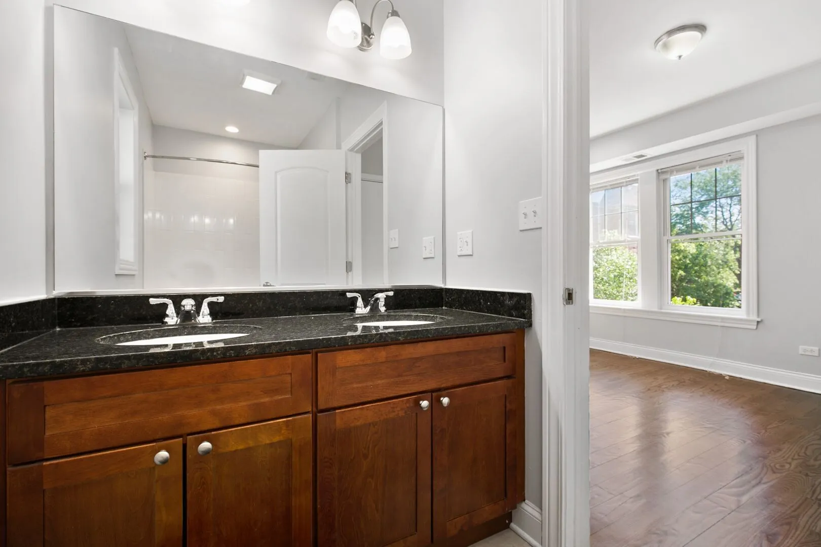 7724 N Ashland Ave, ,  60626, USA 60626-unit#F2-Chicago-IL