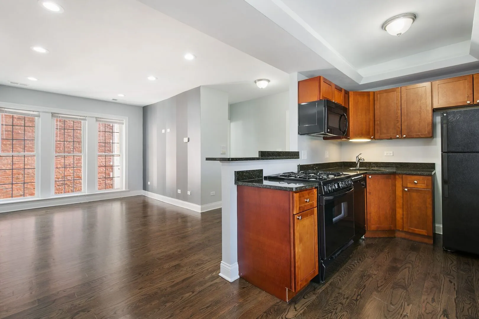 7724 N Ashland Ave, ,  60626, USA 60626-unit#F2-Chicago-IL