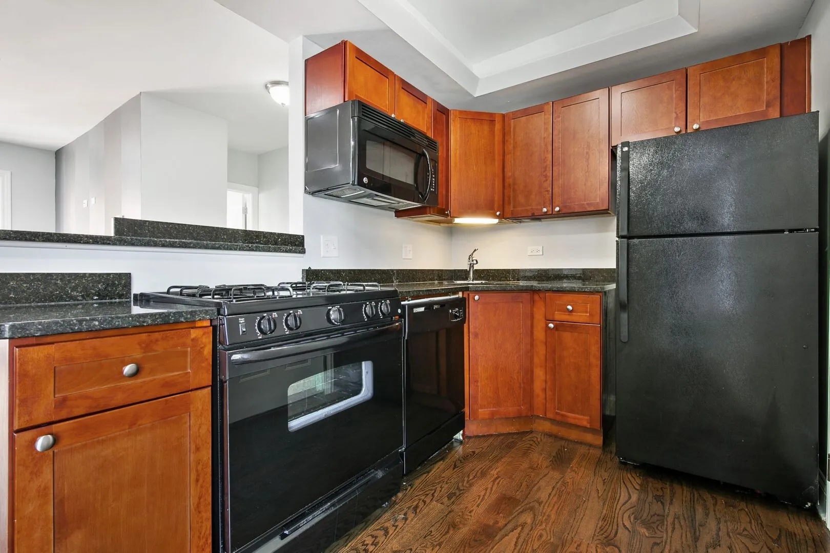 7724 N Ashland Ave, , 60626, USA 60626-unit#F2-Chicago-IL