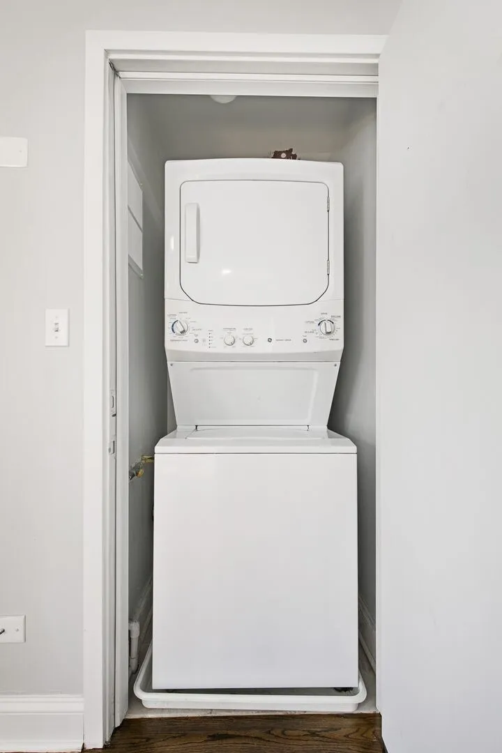 7724 N Ashland Ave, ,  60626, USA 60626-unit#F2-Chicago-IL