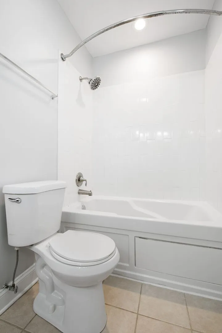 7724 N Ashland Ave, ,  60626, USA 60626-unit#F2-Chicago-IL