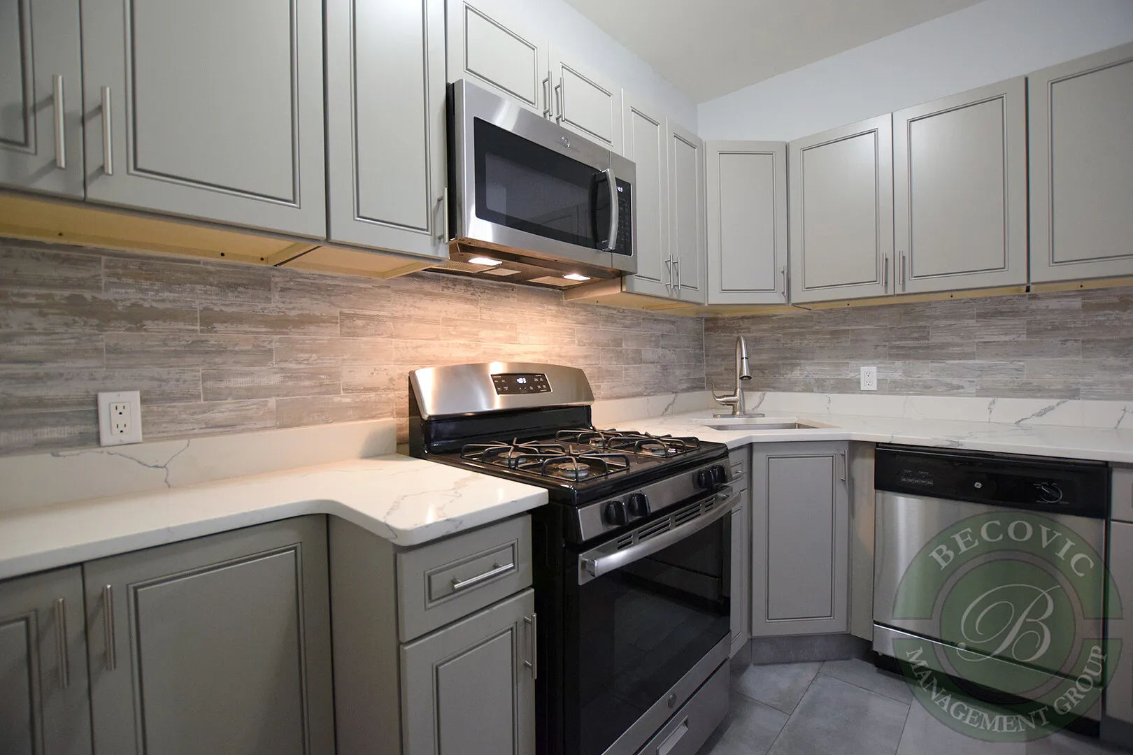 6110 N Winthrop Ave, , 60660, USA 60660-unit#3W-Chicago-IL