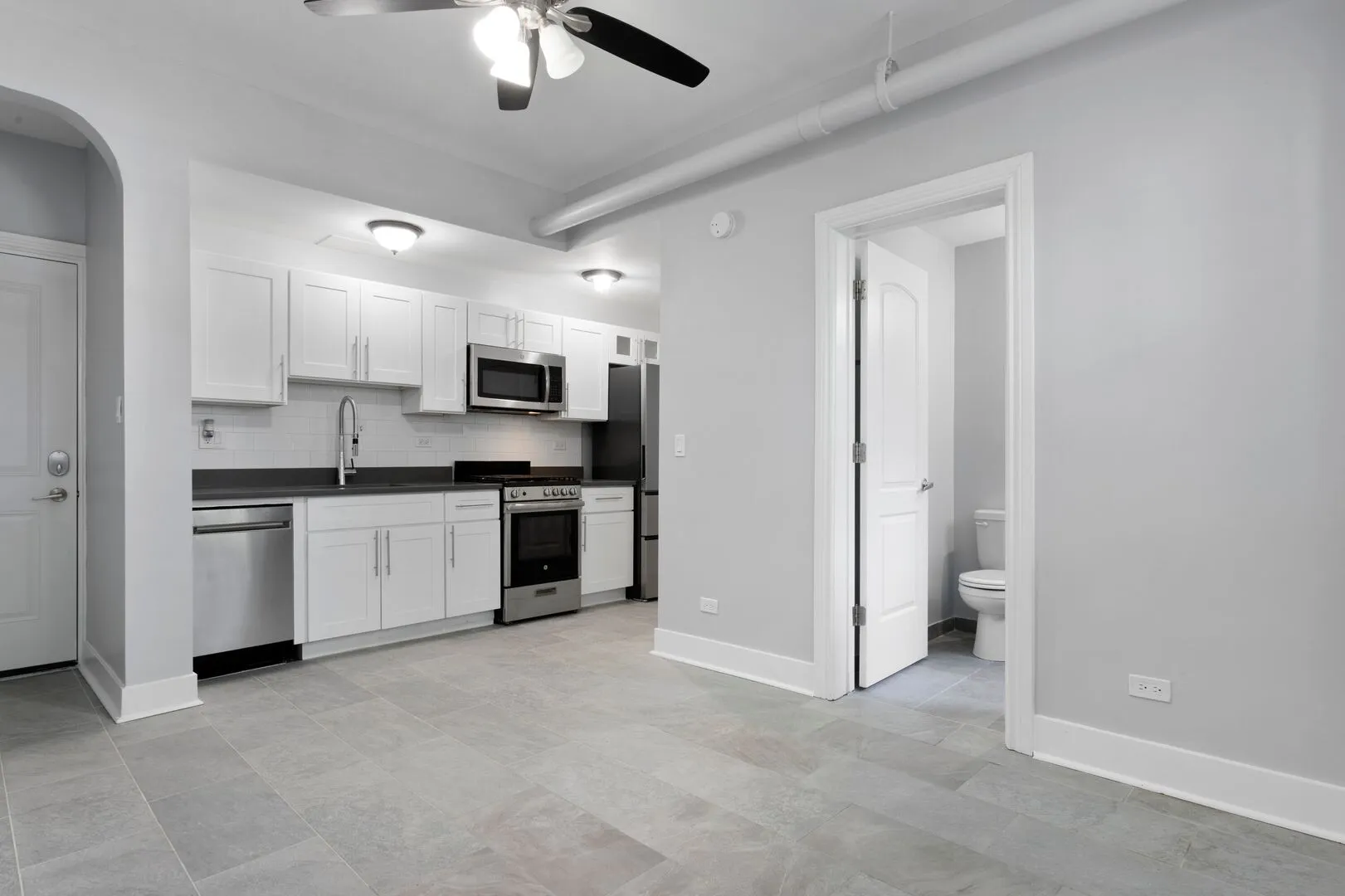 1521 W Sherwin Ave, , 60626, USA 60626-unit#101-Chicago-IL