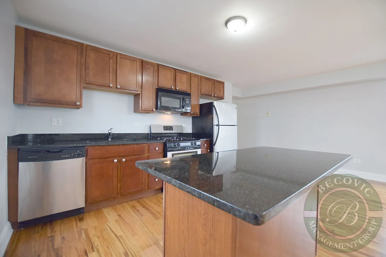 7616 N Marshfield Ave, , 60626, USA 60626-unit#401-Chicago-IL