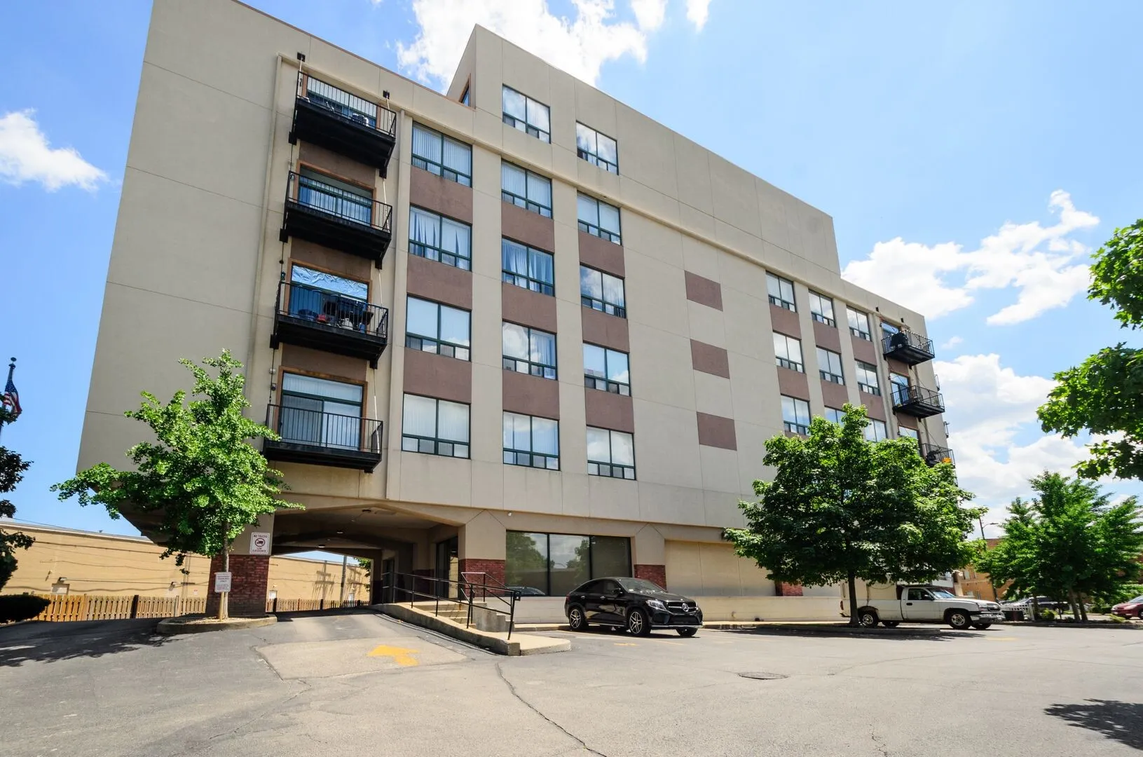 2451 W Howard St, ,  60645, USA 60645-unit#406-Chicago-IL
