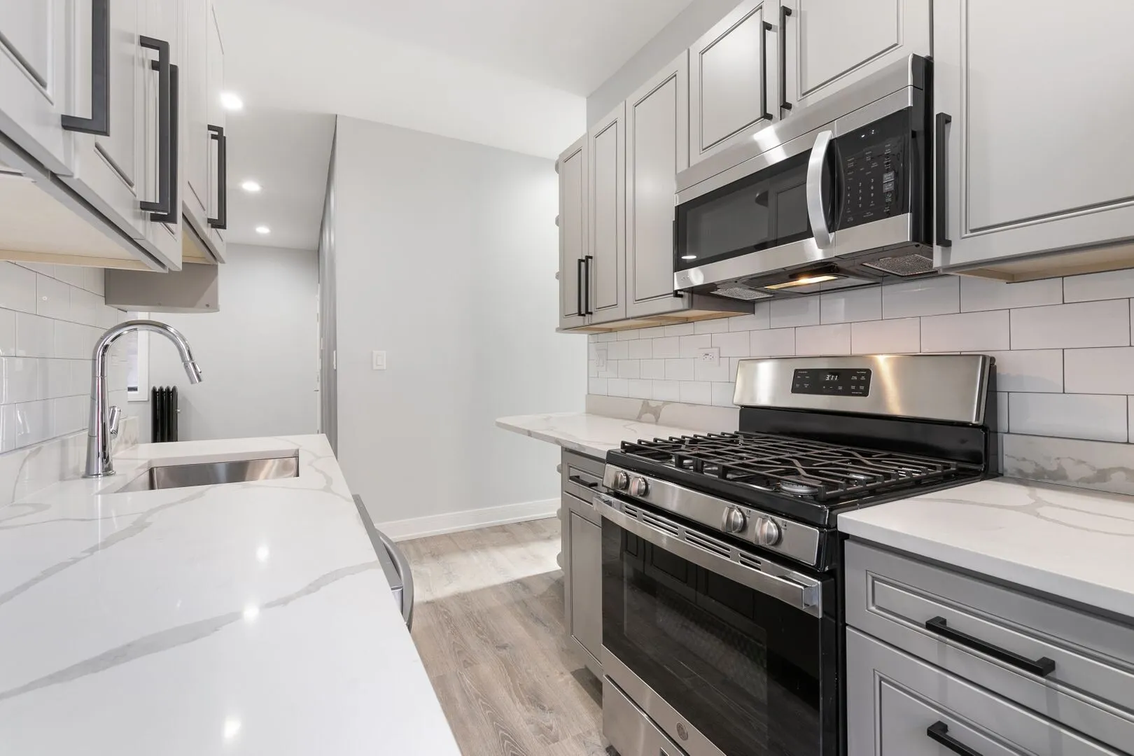 7622 N Eastlake Terrace, ,  60626, USA 60626-unit#2D-Chicago-IL