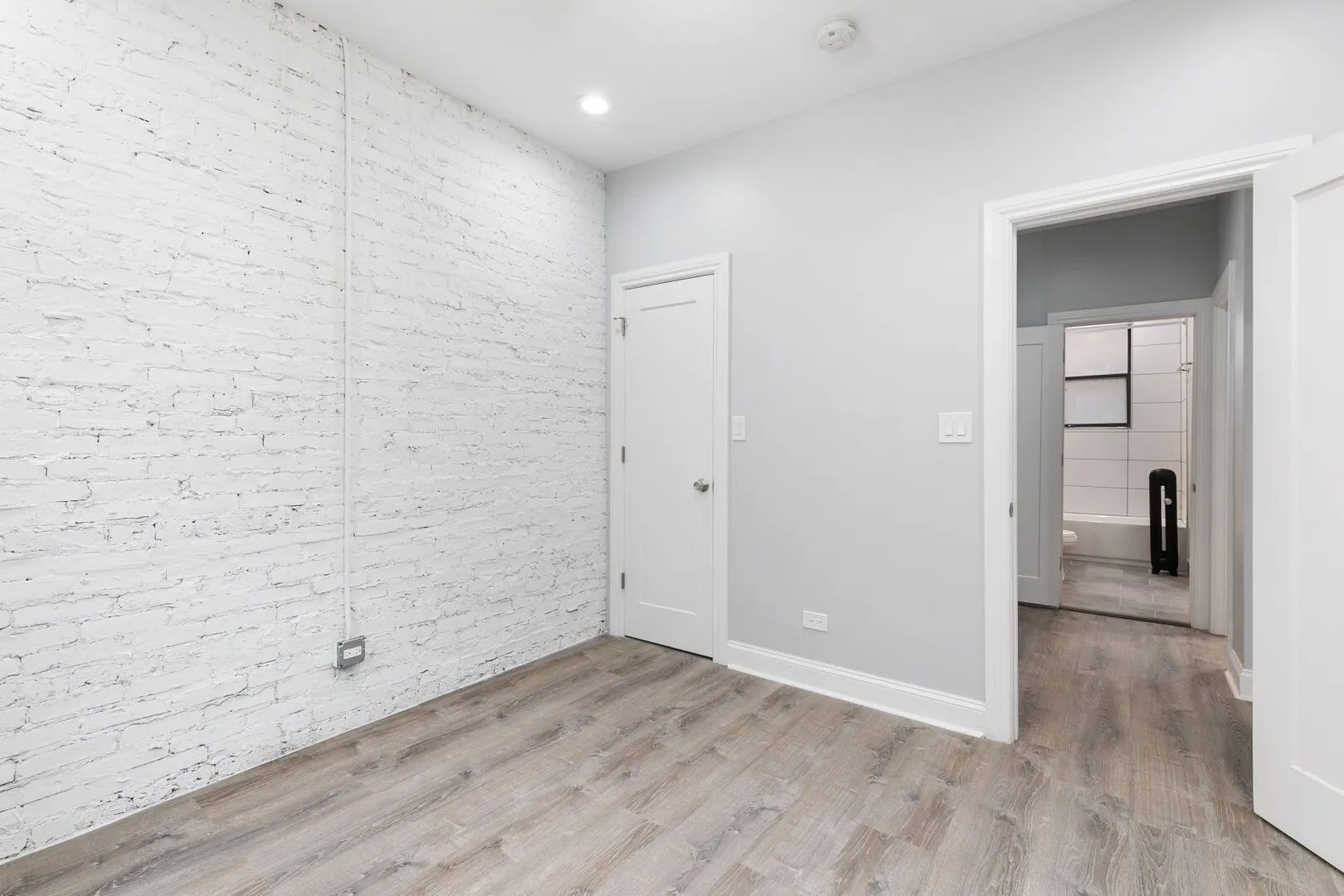 7620 N Eastlake Terrace, , 60626, USA 60626-unit#2E-Chicago-IL