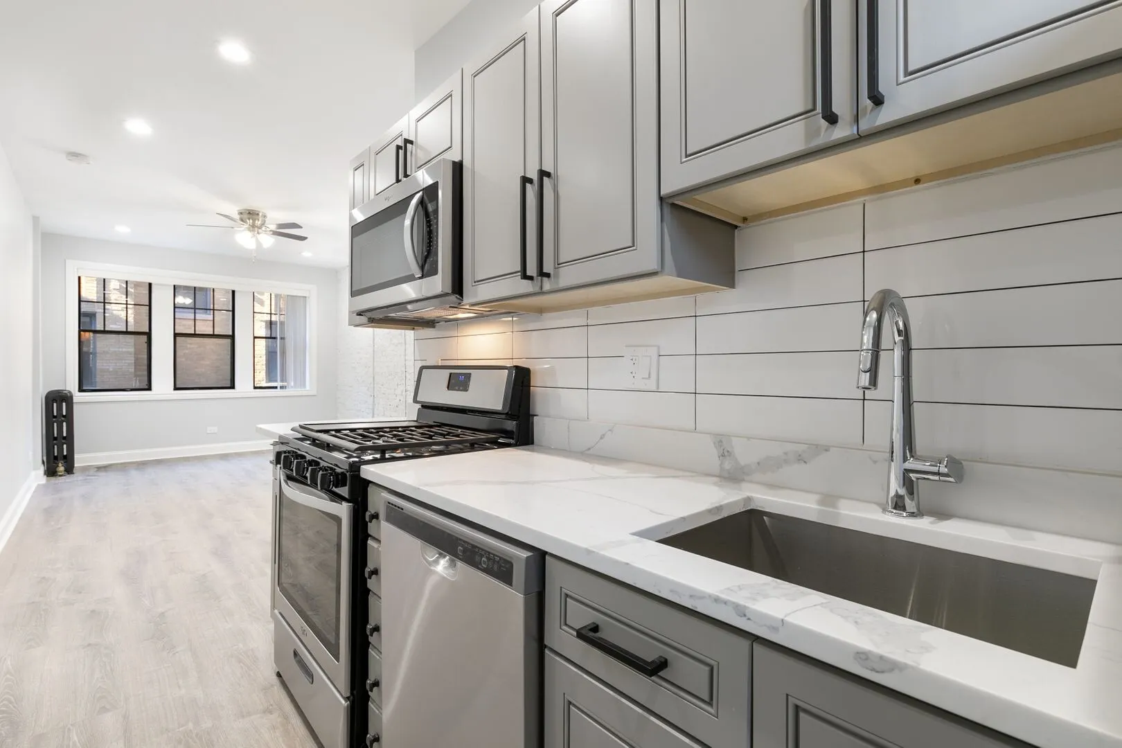 7620 N Eastlake Terrace, , 60626, USA 60626-unit#2W-Chicago-IL