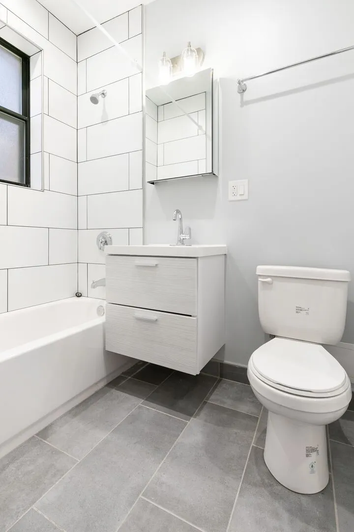 7620 N Eastlake Terrace, , 60626, USA 60626-unit#2W-Chicago-IL