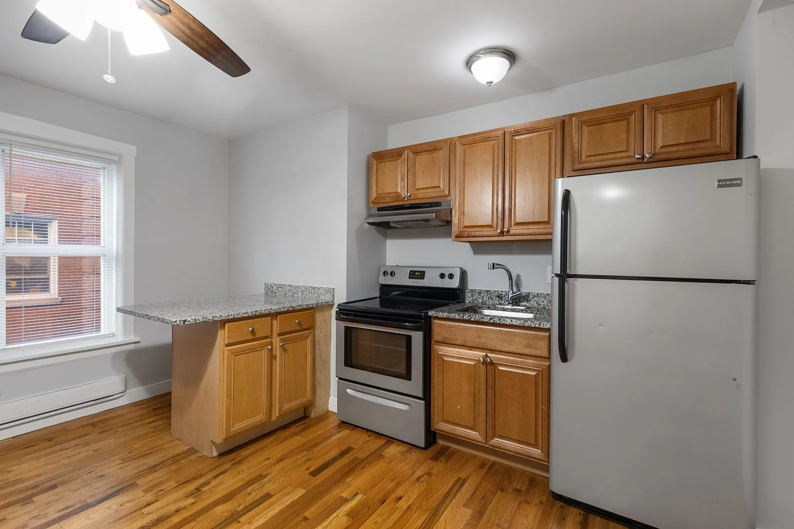 7450 N Greenview Ave, , 60626, USA 60626-unit#26-Chicago-IL