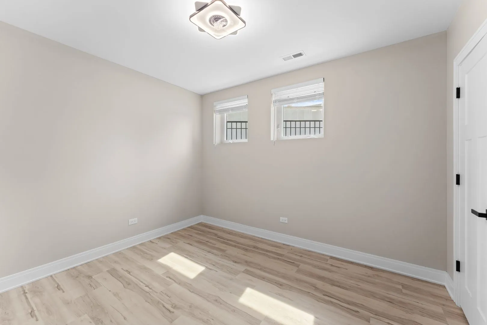 7428 N Rogers Ave, ,  60626, USA 60626-unit#1E-Chicago-IL
