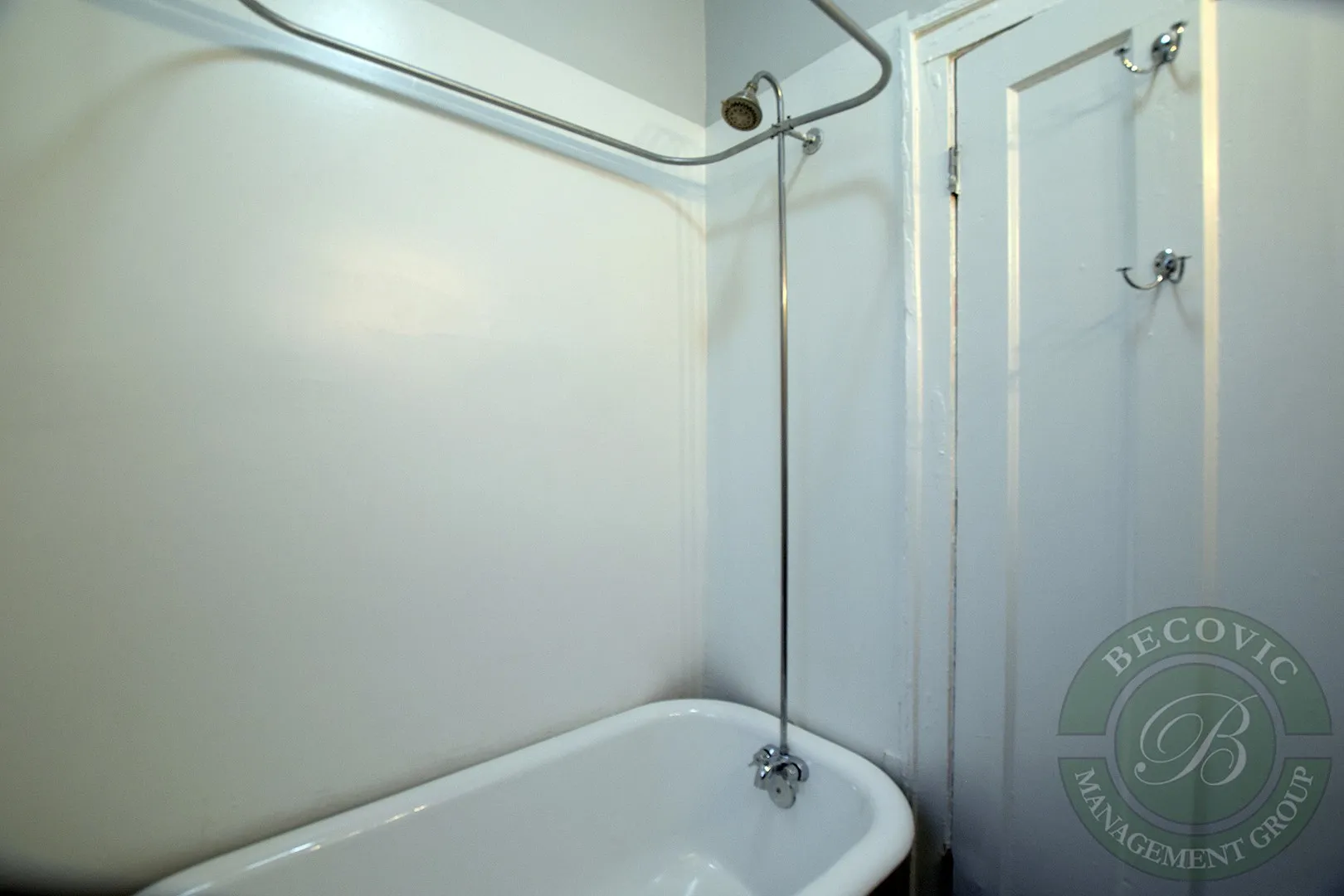 6114 1/2 N Winthrop Ave, ,  60660, USA 60660-unit#1S-Chicago-IL