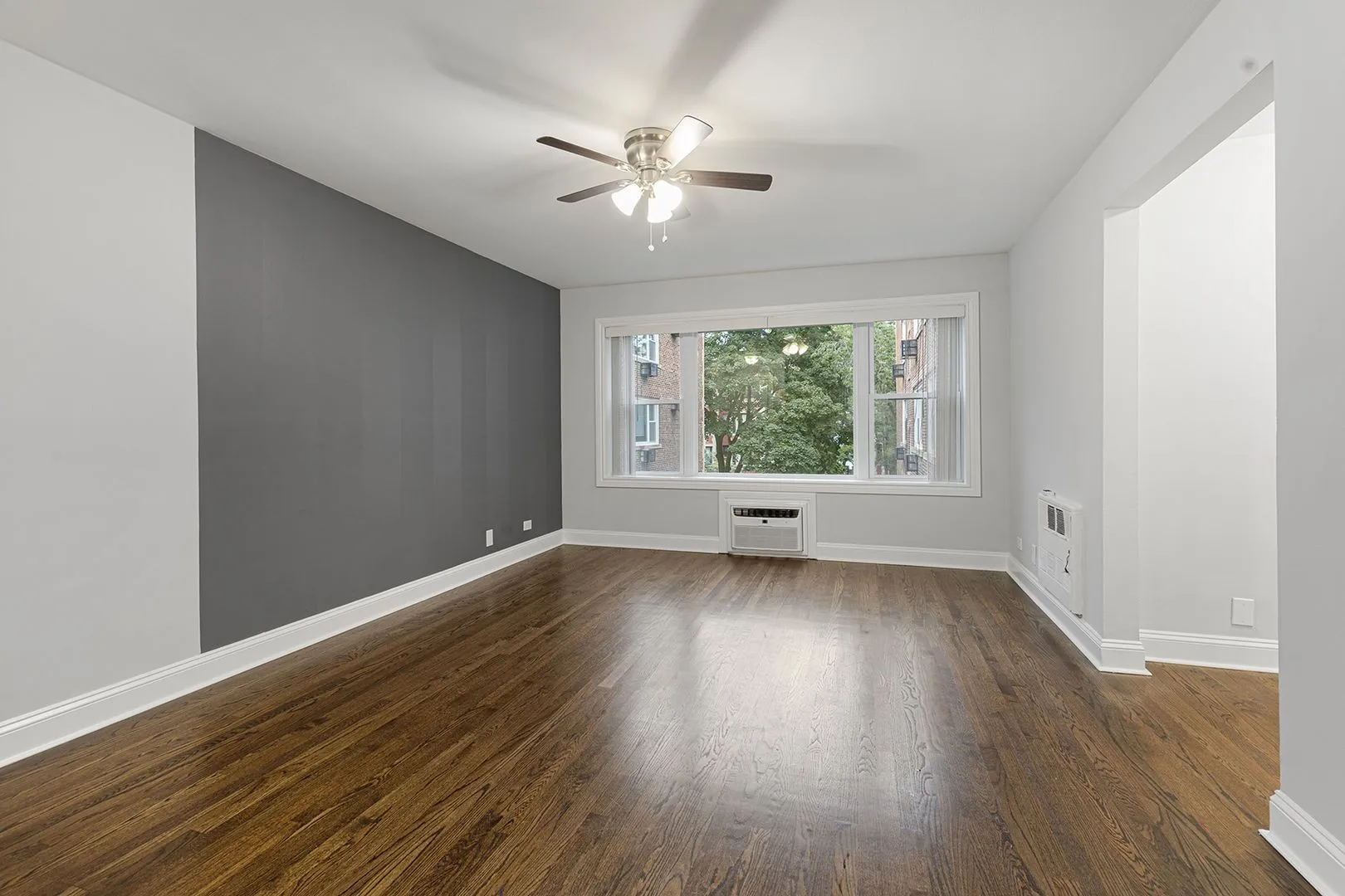 7634 N Eastlake Terrace, ,  60626, USA 60626-unit#2S-Chicago-IL