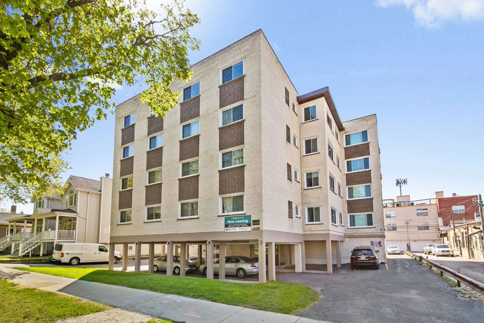 2333 W Lunt Ave, , 60645, USA 60645-unit#304-Chicago-IL