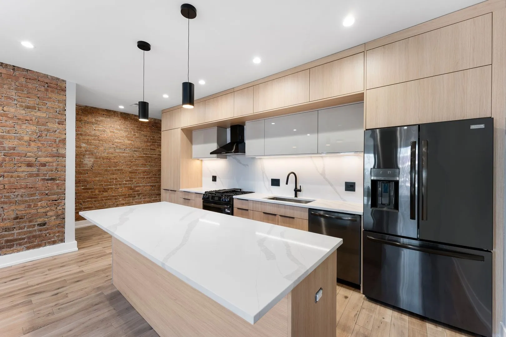 7726 N Eastlake Terrace, , 60626, USA 60626-unit#2-Chicago-IL
