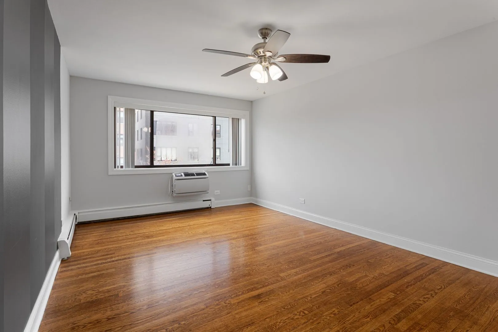 6029 N Winthrop Ave, , 60660, USA 60660-unit#402-Chicago-IL