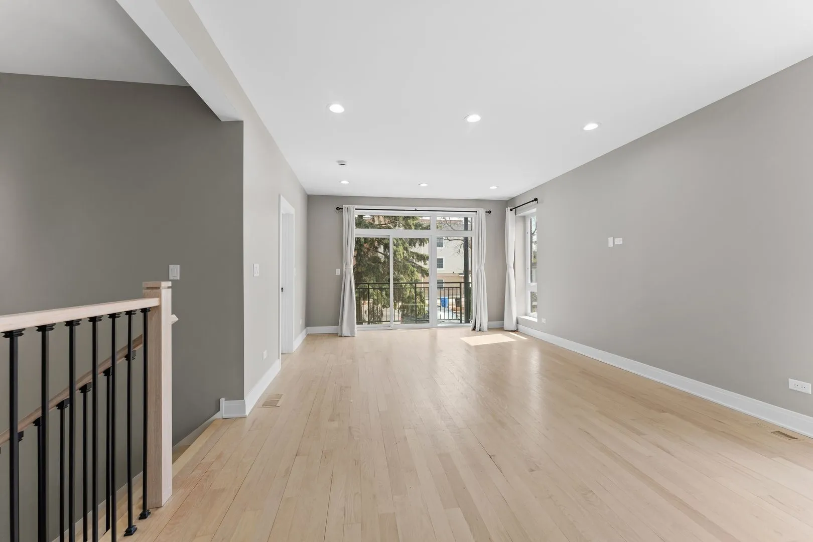 7428 N Rogers Ave, ,  60626, USA 60626-unit#1E-Chicago-IL