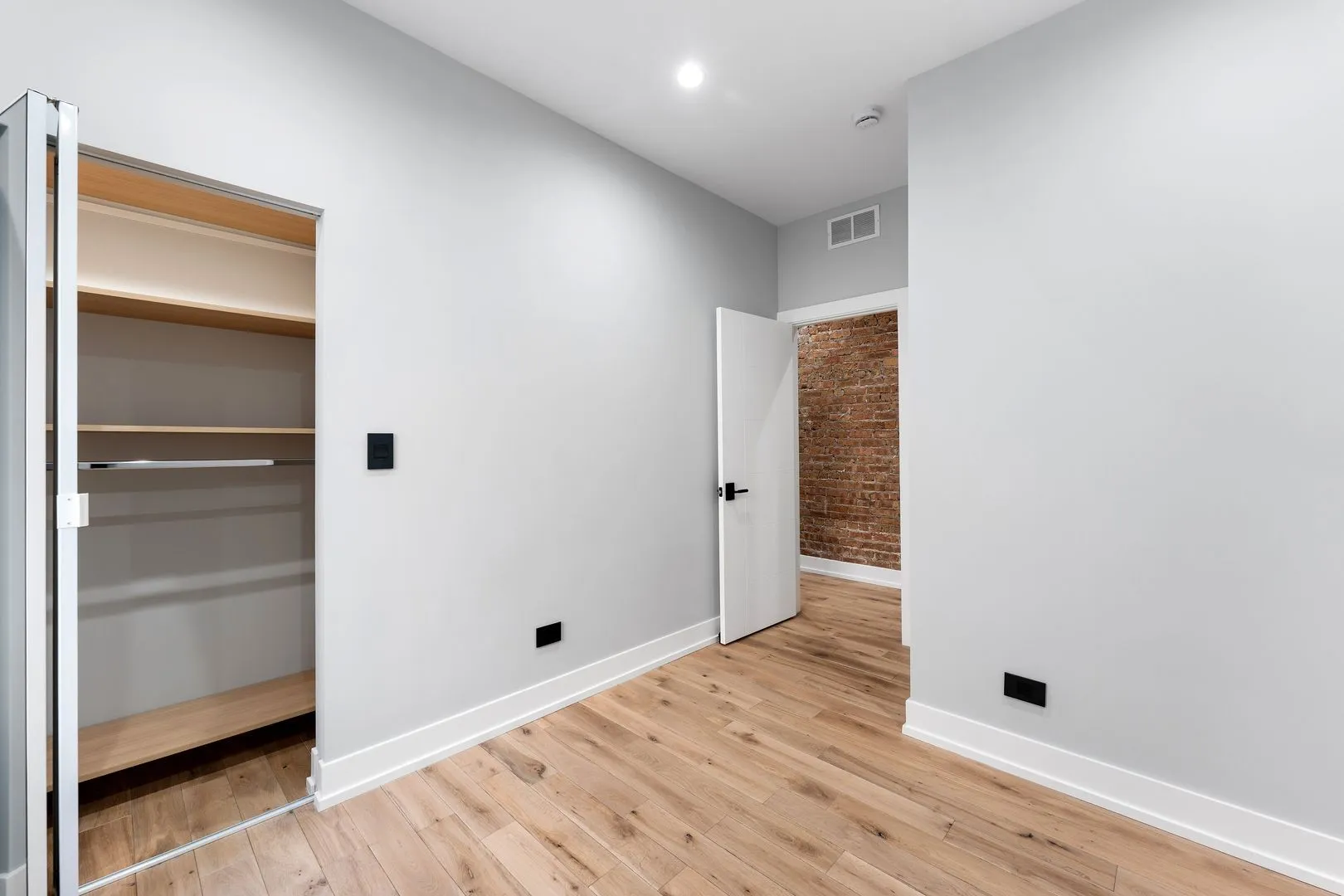 7726 N Eastlake Terrace, , 60626, USA 60626-unit#2-Chicago-IL