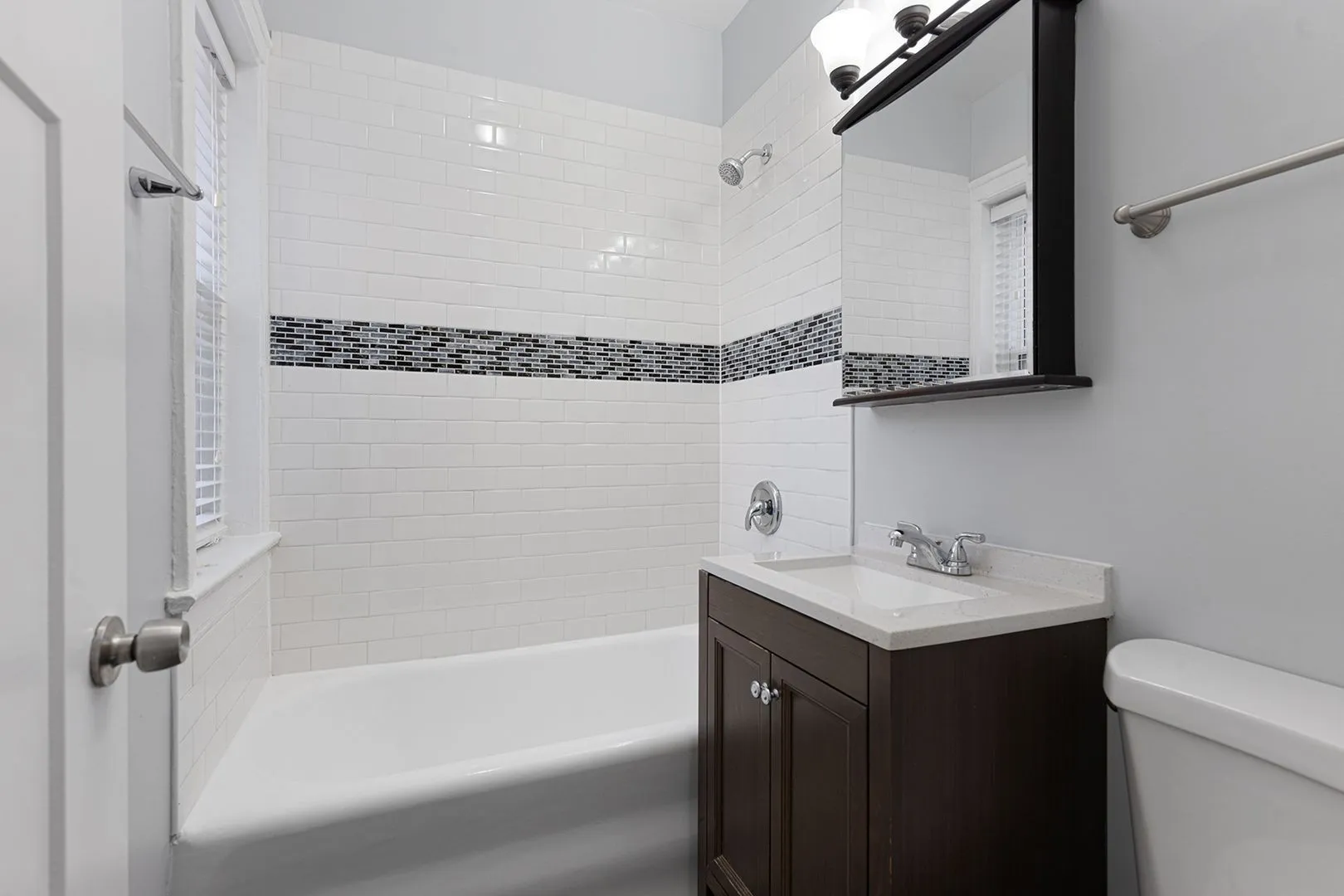 1104 W Glenlake Ave, , 60660, USA 60660-unit#1ST FLOOR-Chicago-IL