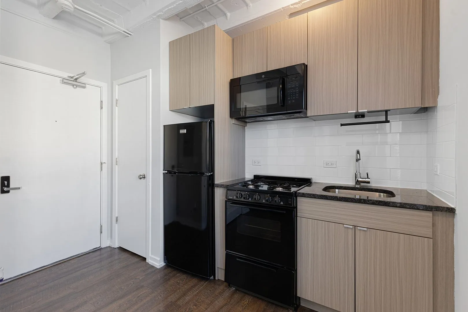 5718 N Winthrop Ave, ,  60660, USA 60660-unit#209-Chicago-IL