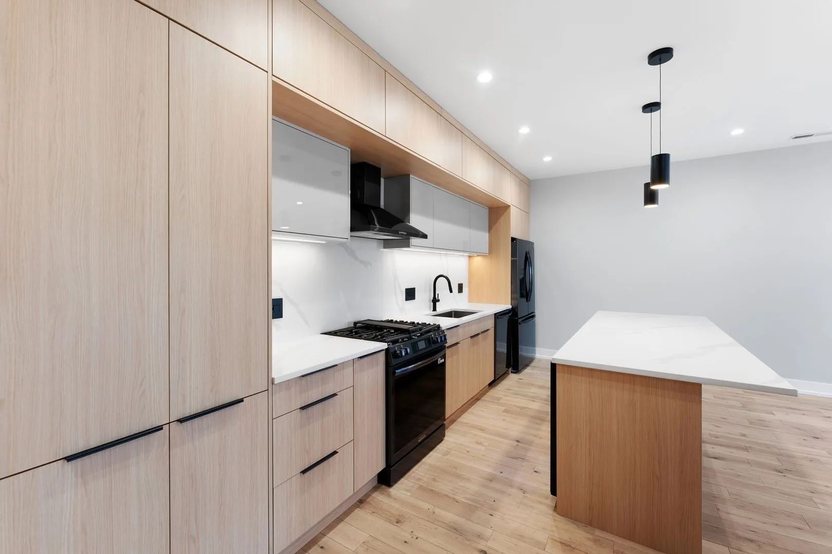 7726 N Eastlake Terrace, , 60626, USA 60626-unit#2-Chicago-IL