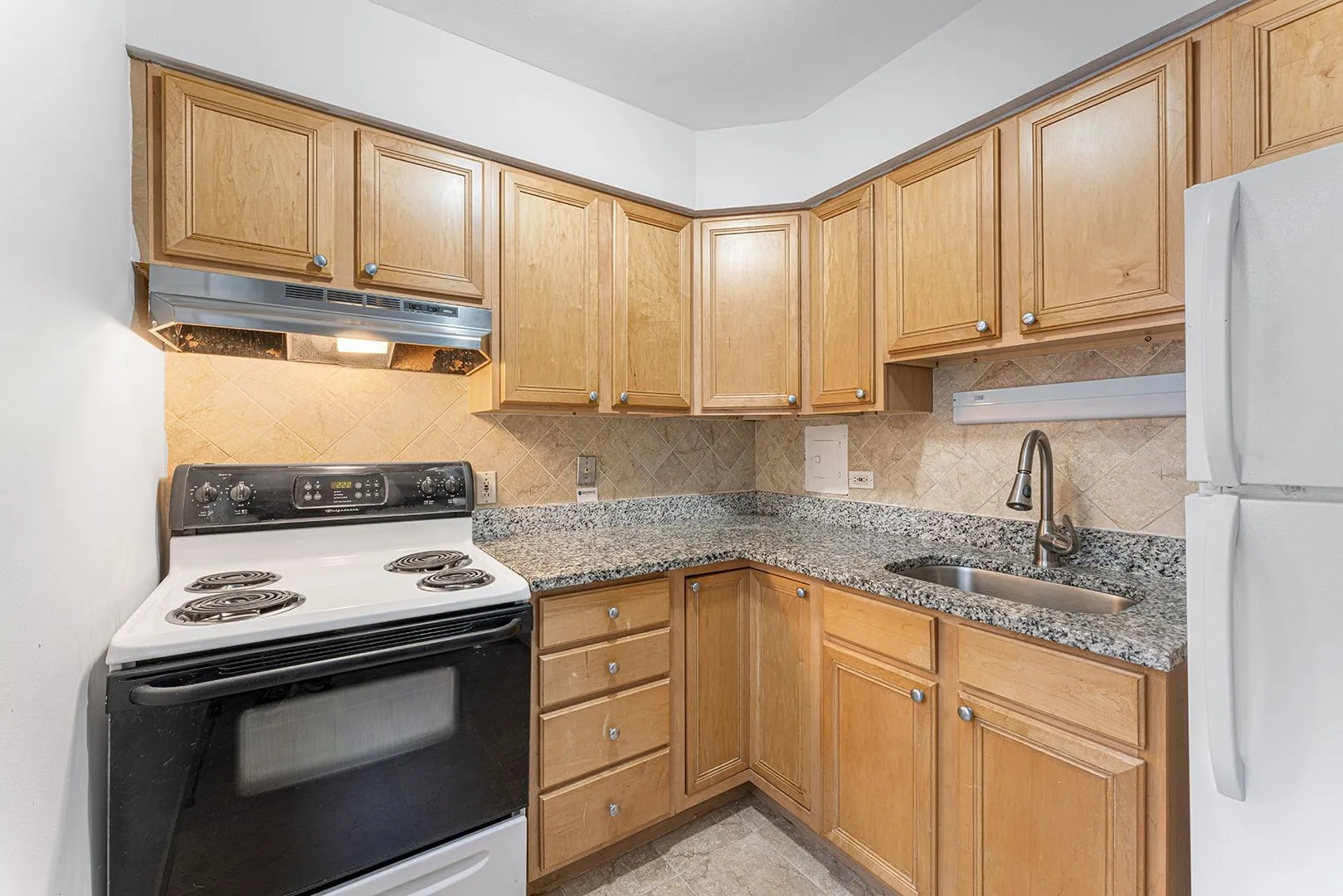 6001 N Kenmore Ave, ,  60660, USA 60660-unit#307-Chicago-IL