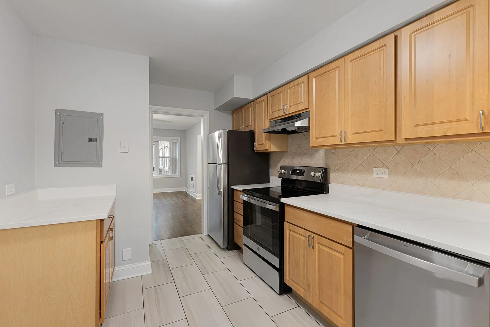 7634 N Eastlake Terrace, ,  60626, USA 60626-unit#2S-Chicago-IL