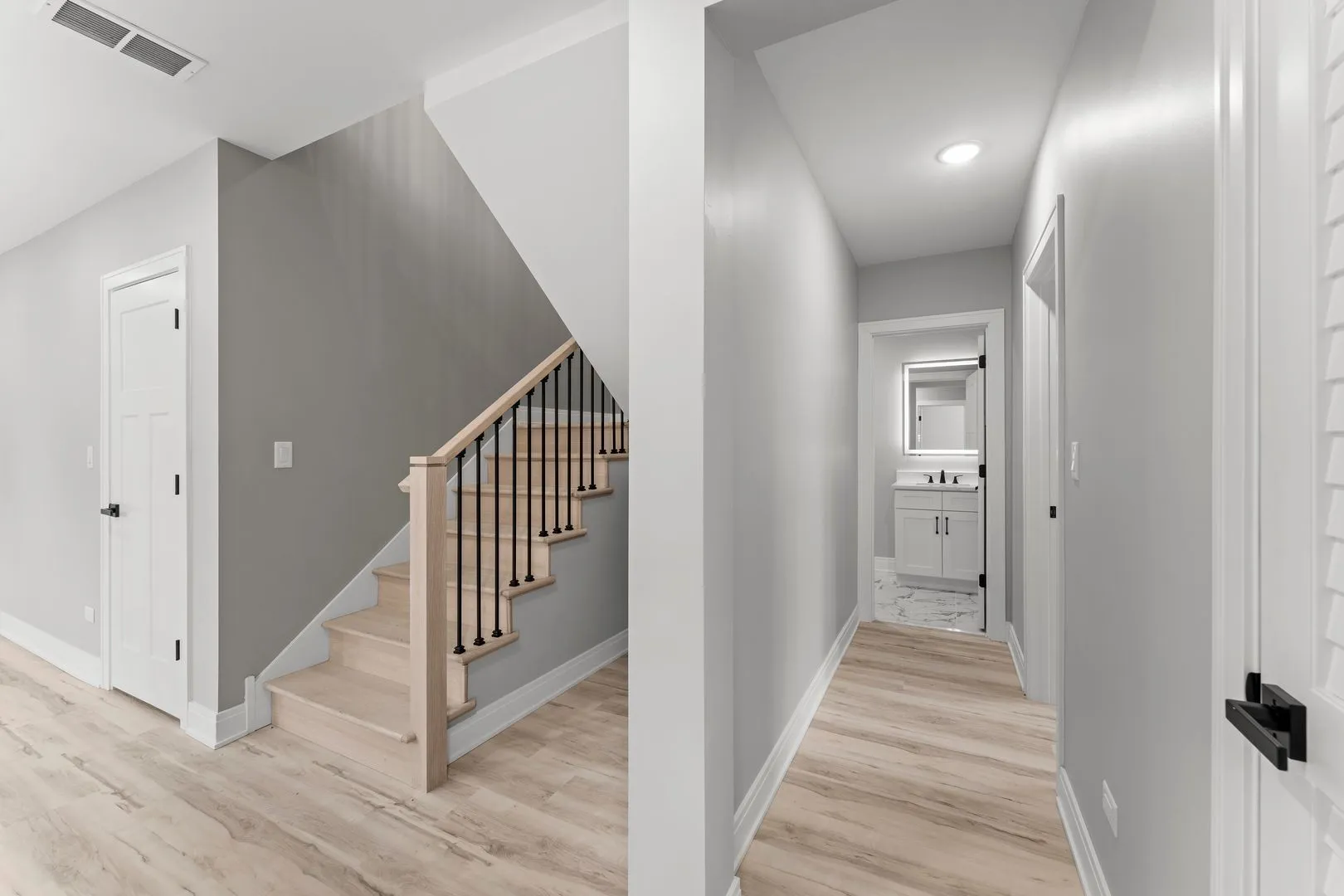 7428 N Rogers Ave, ,  60626, USA 60626-unit#1E-Chicago-IL