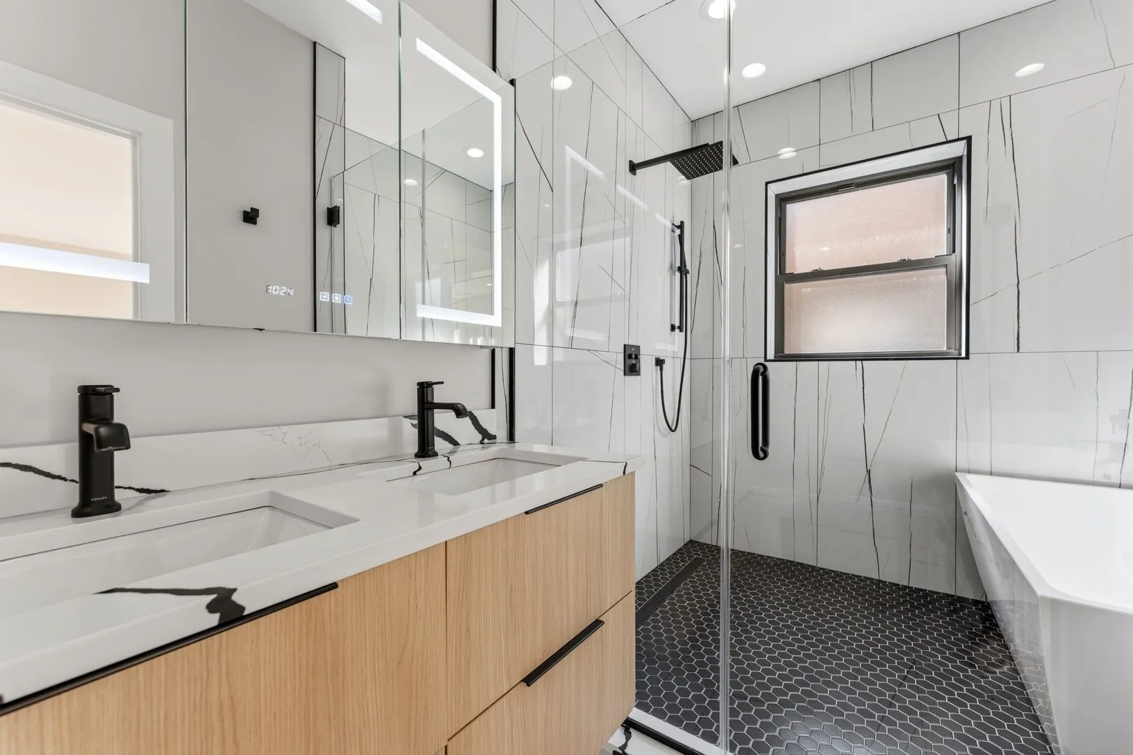 7516 N Eastlake Terrace, ,  60626, USA 60626-unit#2-Chicago-IL