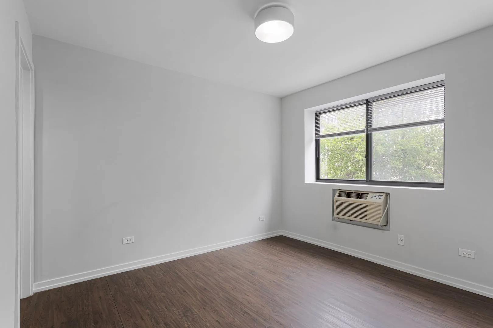 6134 N Kenmore Ave, , 60660, USA 60660-unit#402-Chicago-IL