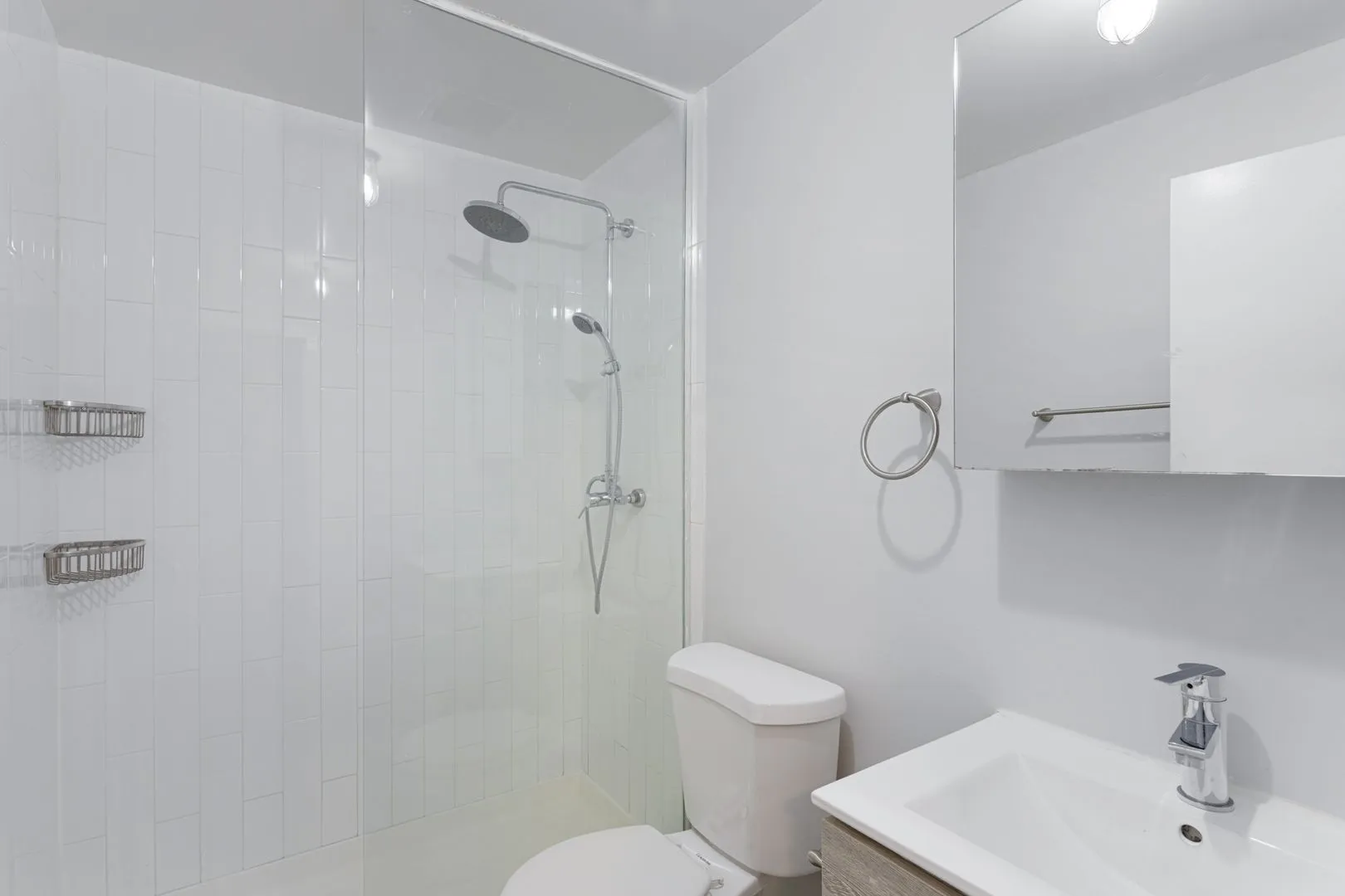 5718 N Winthrop Ave, ,  60660, USA 60660-unit#205-Chicago-IL
