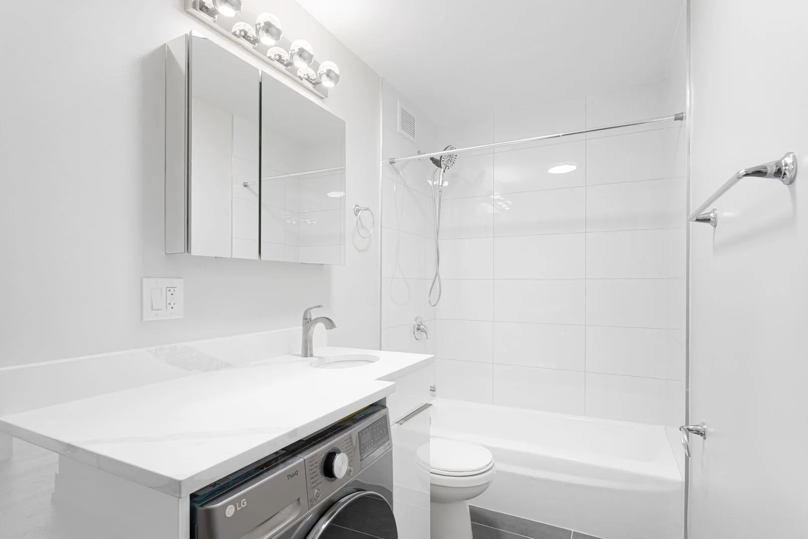 6166 N Sheridan Rd, ,  60660, USA 60660-unit#6C-Chicago-IL