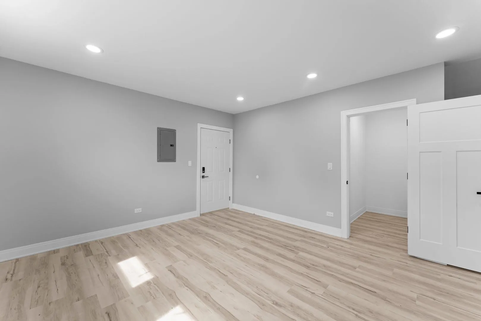 7428 N Rogers Ave, ,  60626, USA 60626-unit#1E-Chicago-IL