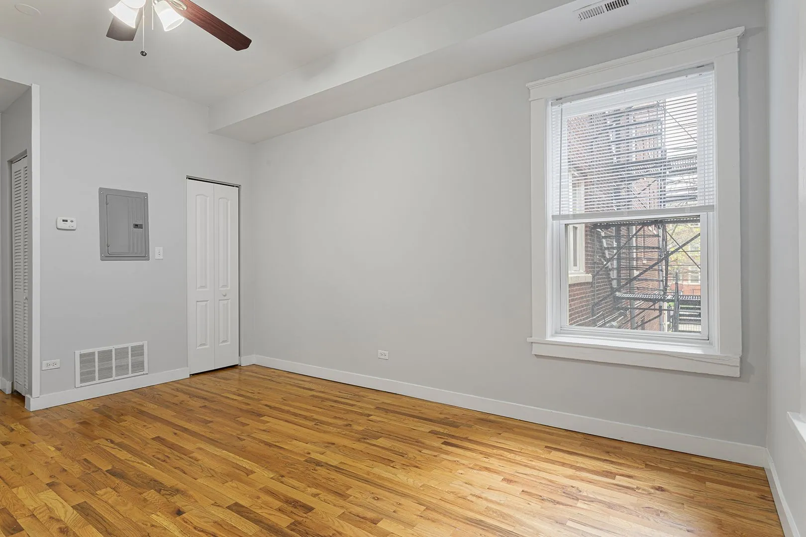 7456 N Greenview Ave, ,  60626, USA 60626-unit#2E-Chicago-IL