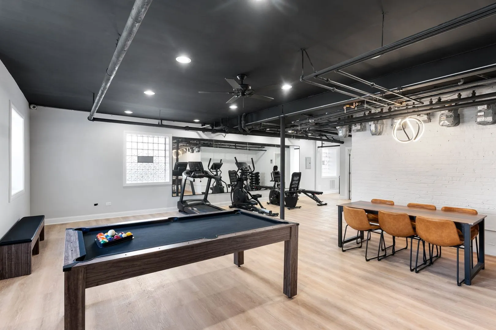 7381 N Damen Ave, ,  60645, USA 60645-unit#3E-Chicago-IL