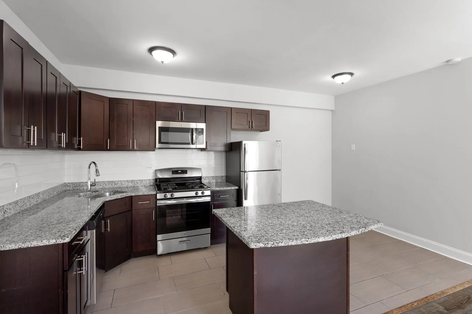 1608 W Sherwin Ave, , 60626, USA 60626-unit#306-Chicago-IL
